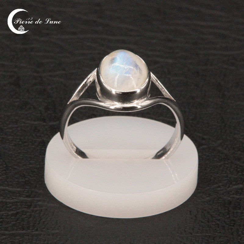 Design épuré en argent 925 rhodié de la Bague Pierre de Lune (Néréide).