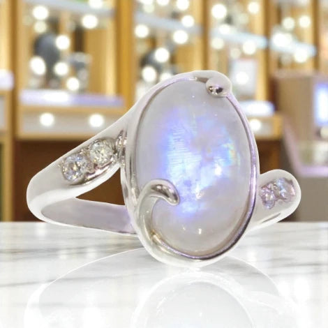 Bague double anneau minimaliste en pierre de lune, design moderne et épuré