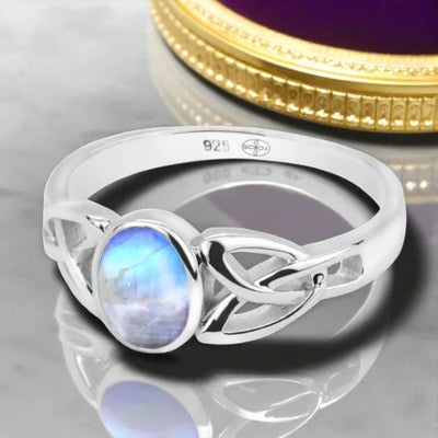 Bague halo pierre de lune sertie de zircons, monture argent, brillance sophistiquée
