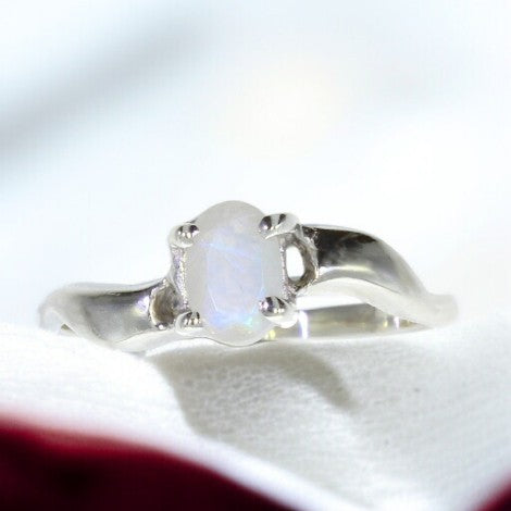 Bague Pierre de Lune Discrète Facettée Argent 925 (Cassandra)