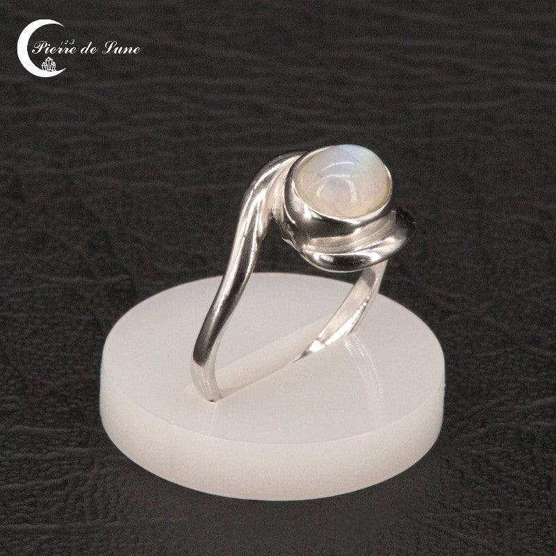 Bague femme (Evade) originale avec monture en spirale et pierre de lune.
