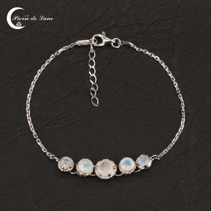 Bracelet femme (Lectra) ajustable avec dégradé de 5 pierres lune (6, 5, 4mm) facettées.