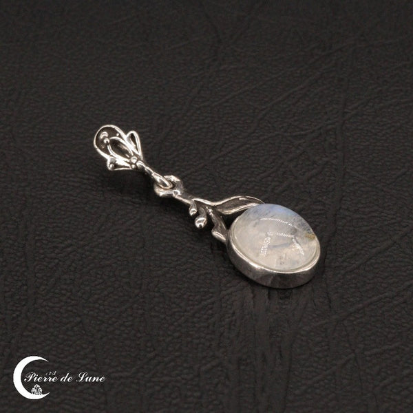 Bijou femme élégant : Pendentif en Pierre de Lune (Clymène) forme ovale, pierre naturelle sur argent.