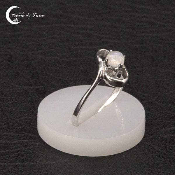 Détail monture fine hypoallergénique argent rhodié Bague Pierre de Lune (Elégance).