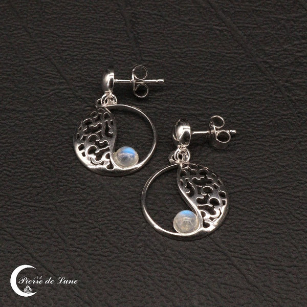 Présentation des Boucles d'oreilles Pierre de Lune (Eclipse) par 123 Pierre de Lune