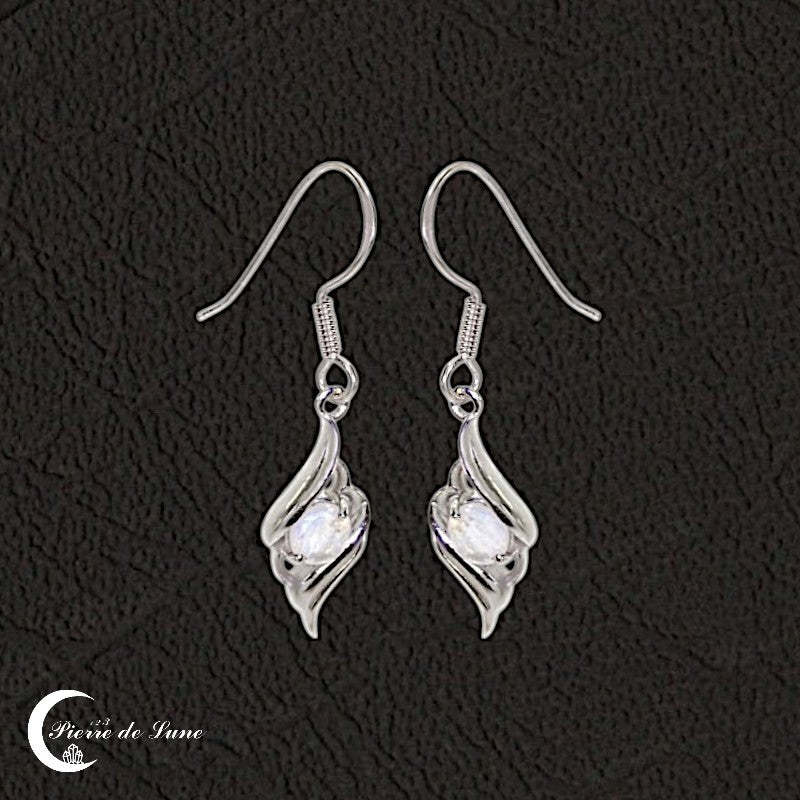 Système d'attache crochet fin des Boucles d'oreilles Pierre de Lune (Odéone).