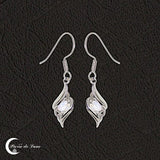 Système d'attache crochet fin des Boucles d'oreilles Pierre de Lune (Odéone).
