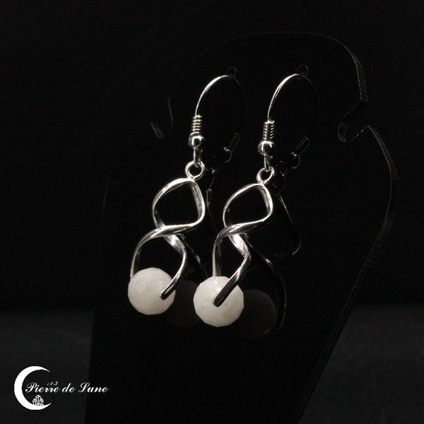 Détail de la monture en argent rhodié des Boucles d'oreilles (Hélios)