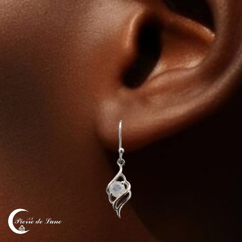 Boucles d'oreilles (Odéone) modèle discret en pierre de lune facettée et argent