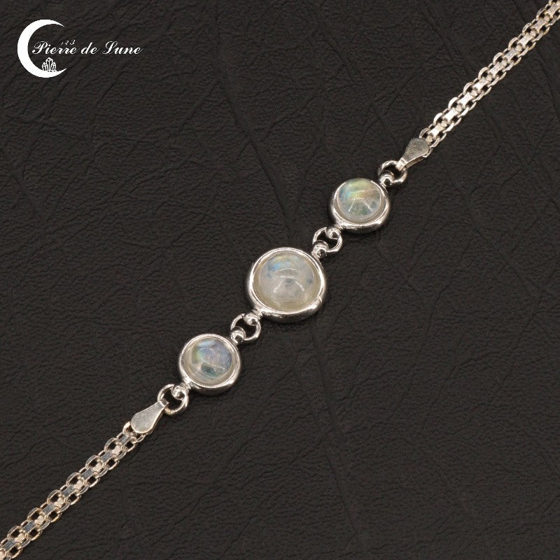 Elégant Bracelet (Kléio) hypoallergénique, 3 Pierres de Lune cabochon sur chaîne fine.