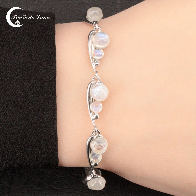Bracelet Pierre de Lune (Eudora) argent 925 avec 18 cabochons alternés (4mm et 6mm).