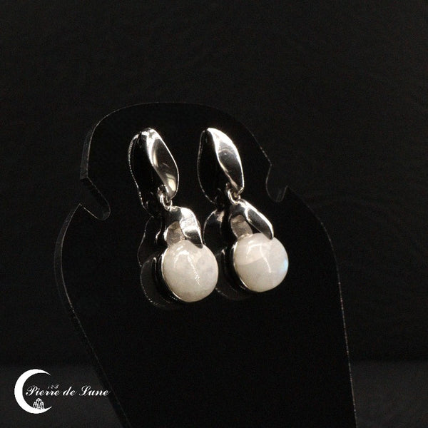 Détail de la monture en argent rhodié des Boucles d'oreilles (Crystalline)