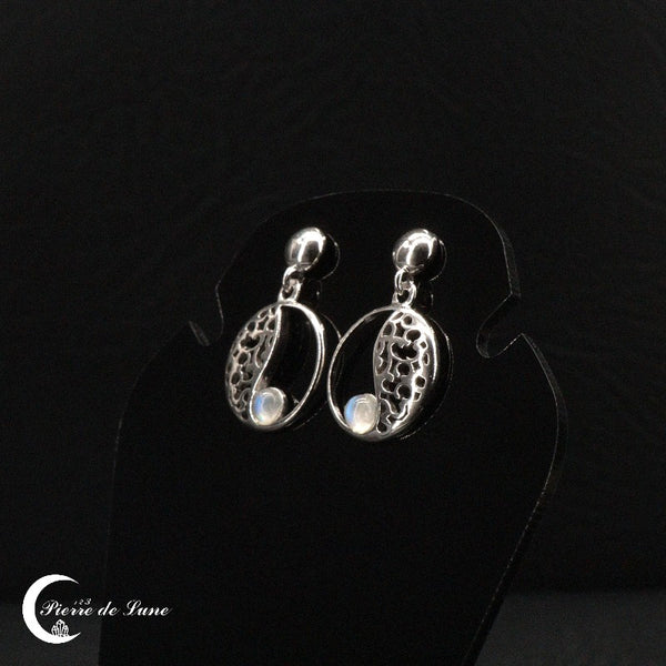 Boucles d'oreilles (Eclipse) avec pierre de lune naturelle, éclat subtil