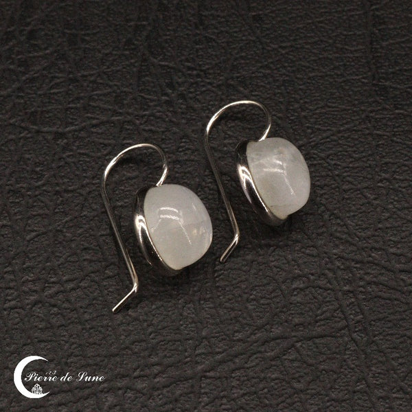 Luminescence délicate des Boucles d'oreilles Pierre de Lune (Daphné)