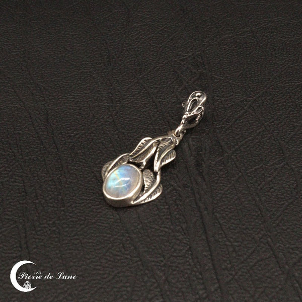 Vue d'ensemble du pendentif femme Pierre de Lune (Ephyra) en argent