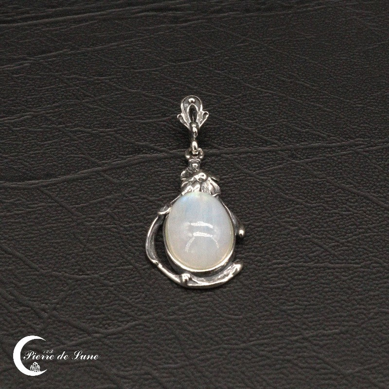 Pendentif (Latude) avec Pierre de Lune ovale polie - vue de face