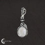 Pendentif argent massif (Phoebe) avec pierre de lune ovale de 8x10mm, hypoallergénique.
