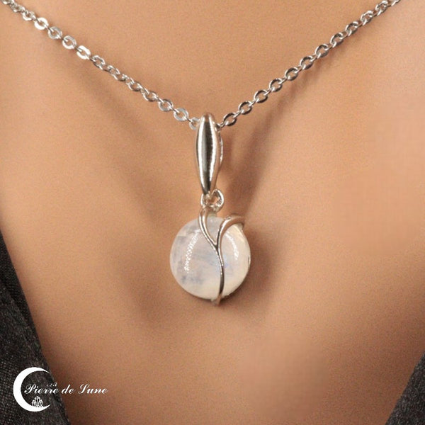 Pendentif Pierre de Lune (Charme) avec imposante pierre ronde de 10mm sur monture argent rhodié.