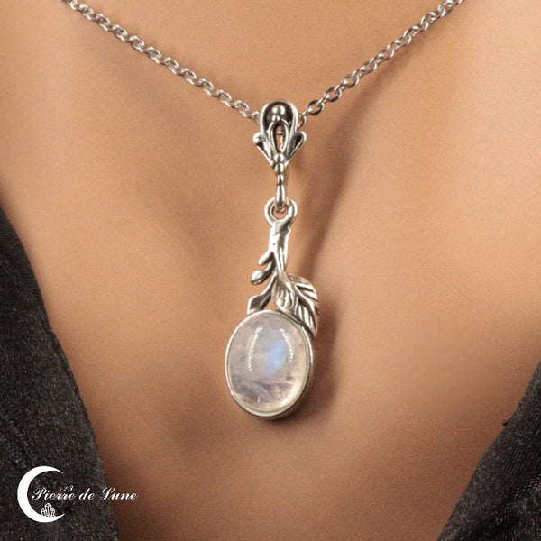 Pendentif en Pierre de Lune (Clymène) avec pierre ovale de 8x10mm sur monture argent 925.
