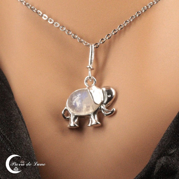Pendentif Pierre de Lune (Eléphanto) avec grande pierre ovale 8x10mm sur monture argent rhodié.