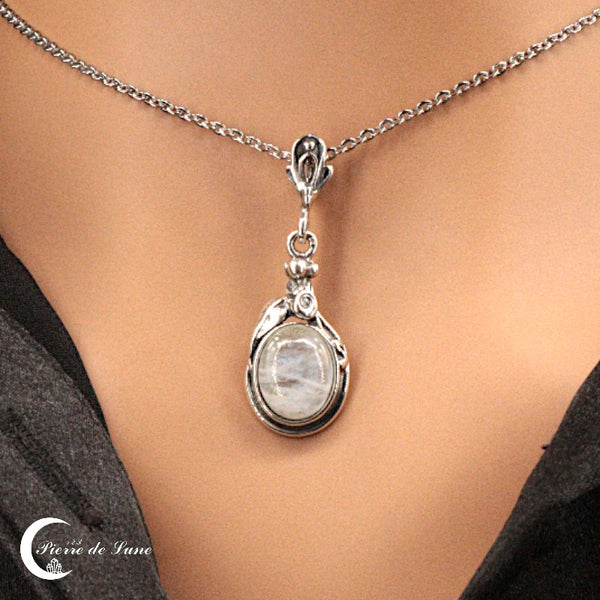 Pendentif Pierre de Lune véritable (Phoebe) en argent massif avec pierre ovale 8x10mm