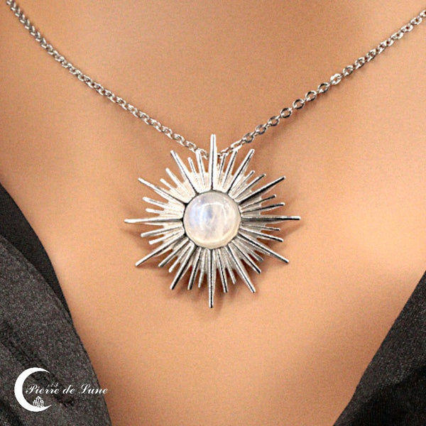 Vue d'ensemble sur la Pierre de Lune naturelle ronde du pendentif (Solarius)