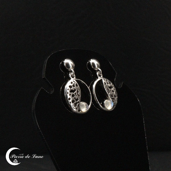 Paire de Boucles d'oreilles Pierre de Lune (Eclipse) au design fin et original
