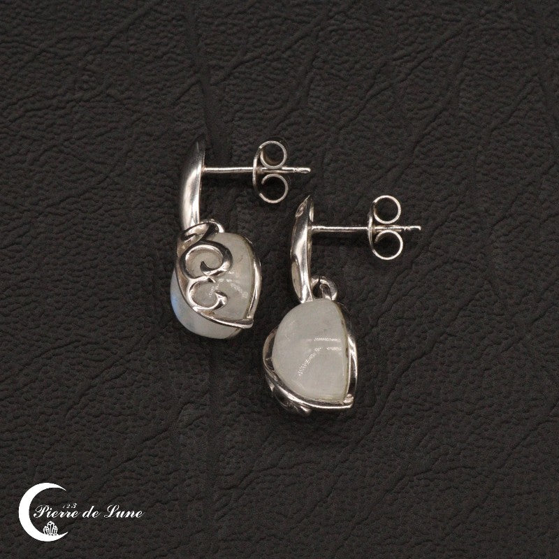 Boucles d'oreilles féminines Pierre de Lune (Harmonie) rondes 10mm, un classique intemporel.