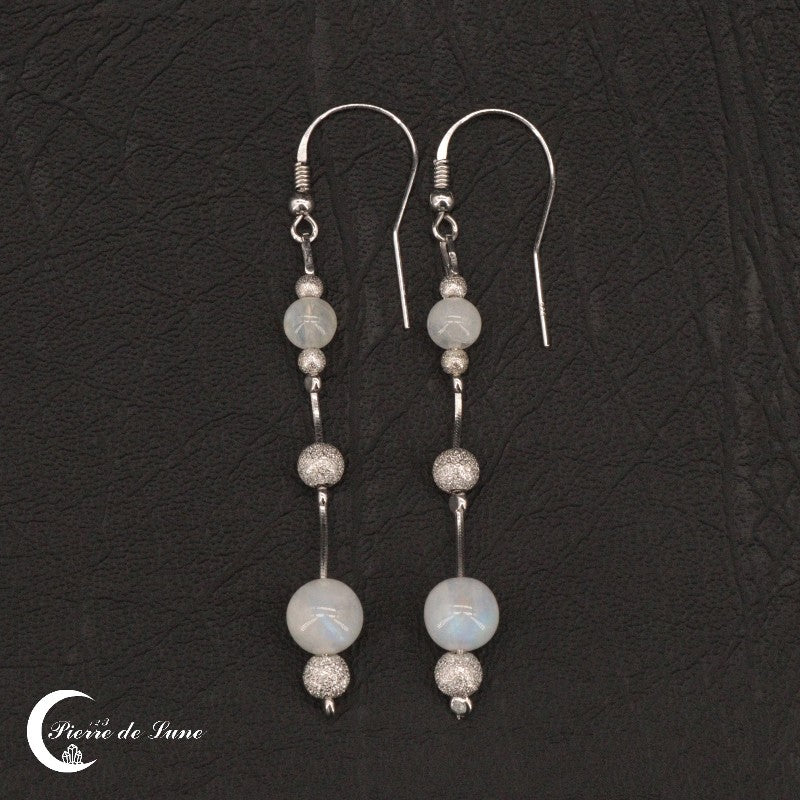 Boucles d'oreilles pendantes féminines Pierre de Lune (Perle) en argent 925, style unique.