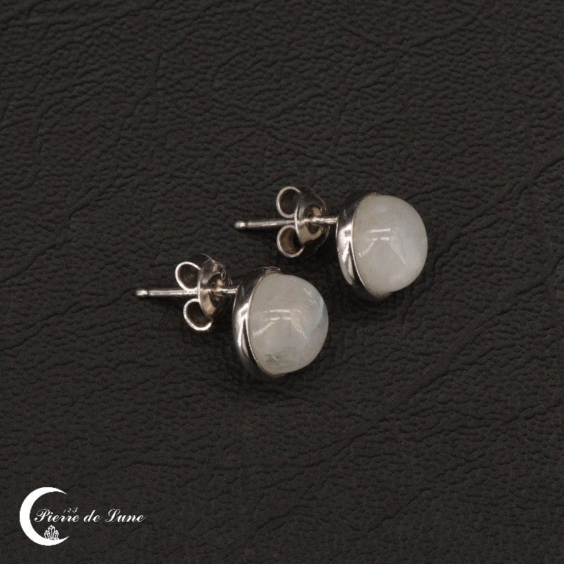 Clous d'oreilles élégants Pierre de Lune (Eclat) pour femme, bijou quotidien.