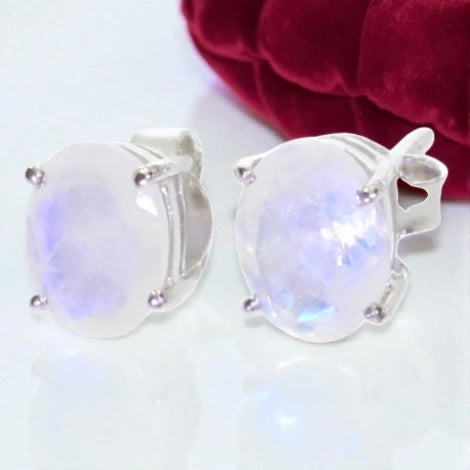 Puces d’oreilles pierre de lune 6 mm, discrètes et lumineuses, bijou féminin