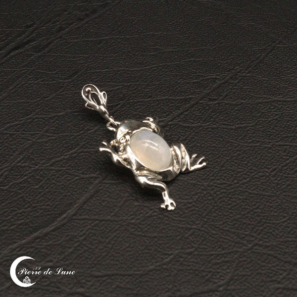 Pendentif femme (Rainette) avec Pierre de Lune ovale 8x10mm, vue de face