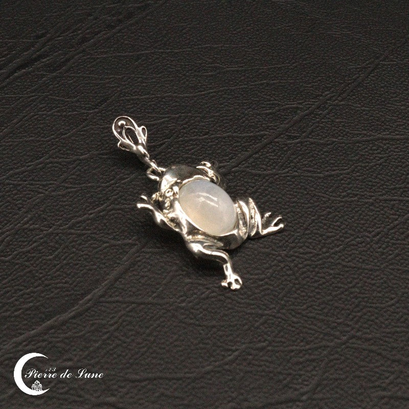 Pendentif femme (Rainette) avec Pierre de Lune ovale 8x10mm, vue de face