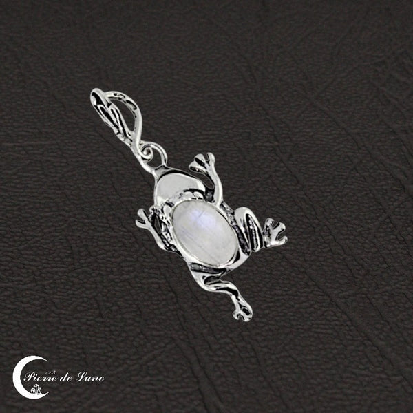 Reflet subtil de la pierre de lune du Pendentif (Rainette) 8x10mm.